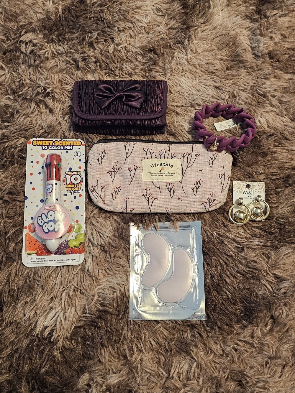Pouch With 5 Goodies